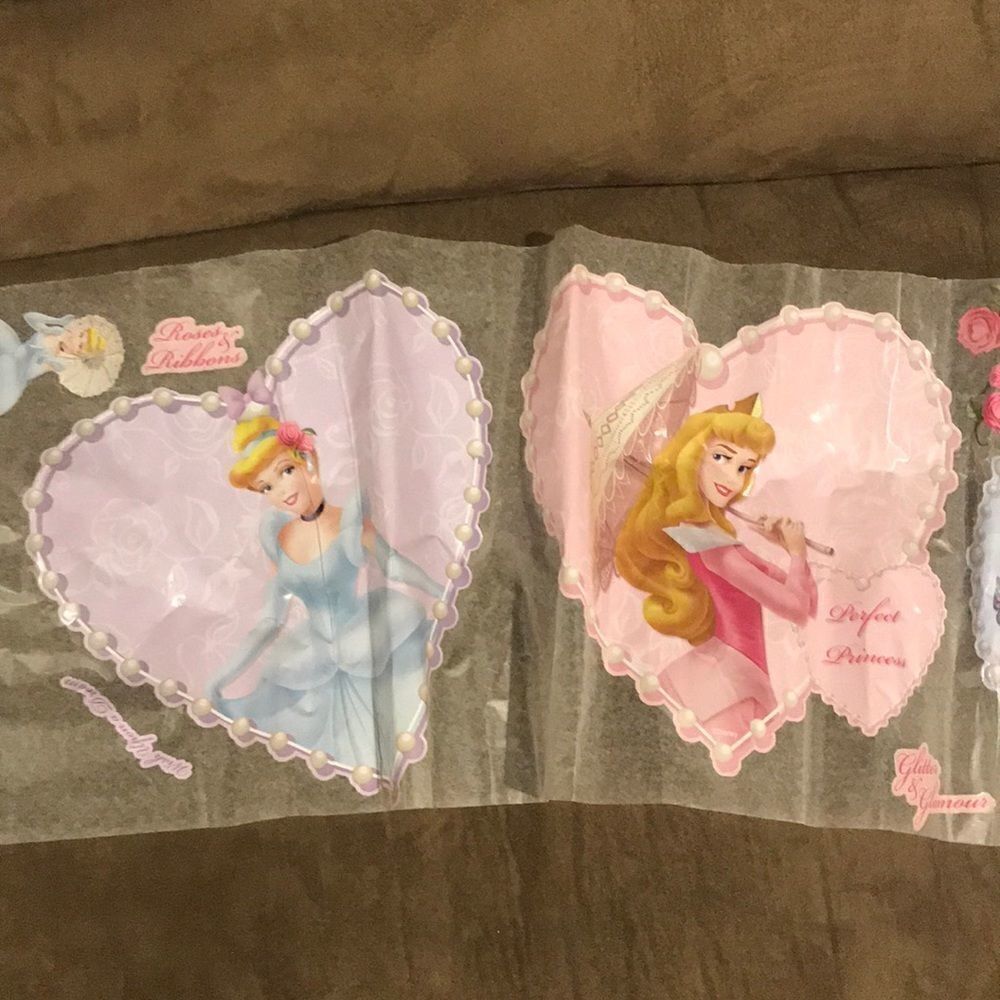 🔹Disney Wall Decals - Picture 2 of 7